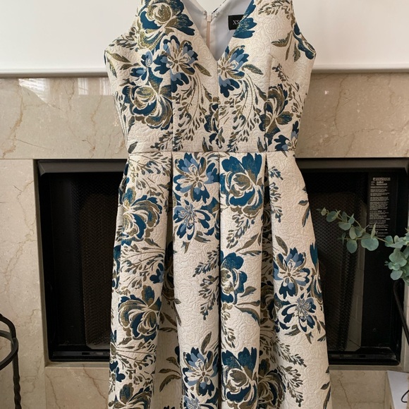 XScape size 4 short formal dress - Picture 5 of 7